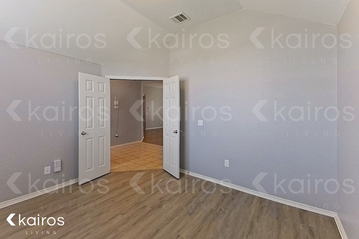 Building Photo - 2413 Beaver Bend Ln