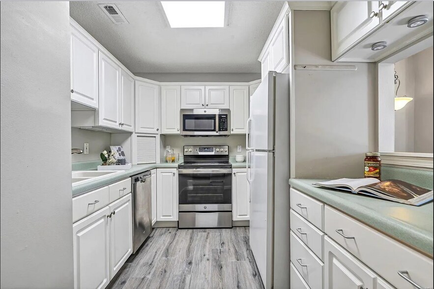 Building Photo - 1429 Thrush Pl