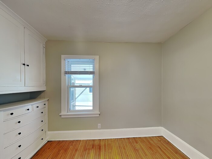 Building Photo - 891 Hazelwood St