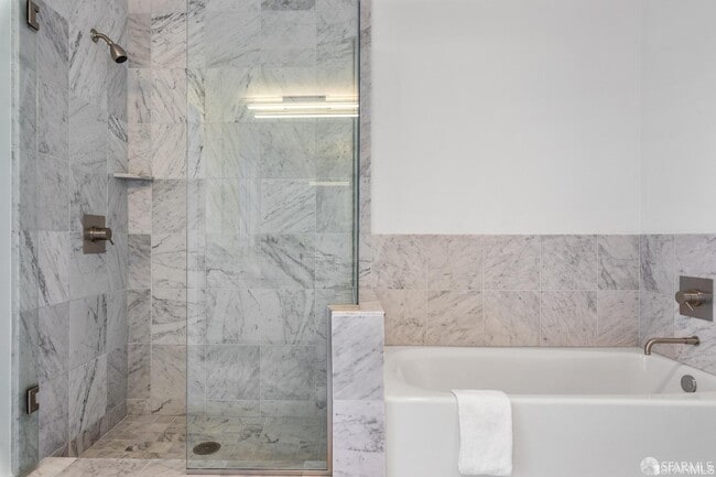 Building Photo - 501 Beale St