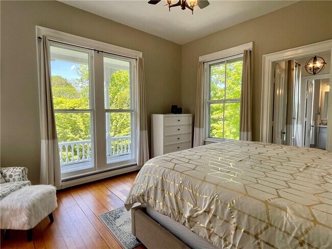 Building Photo - 541 Bellevue Ave