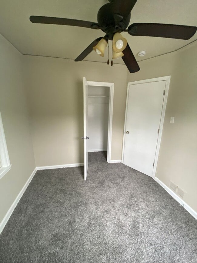Building Photo - Cozy 2 Bedroom 1 Bath
