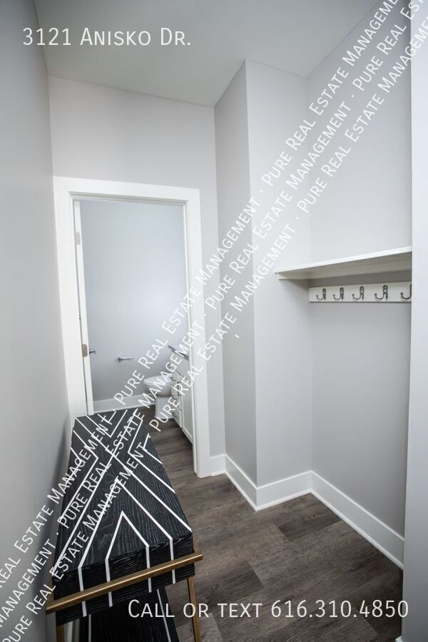Building Photo - 3121 Anisko Dr