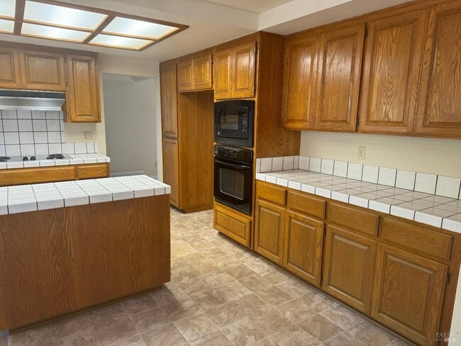 Building Photo - 1868 Kolob Dr