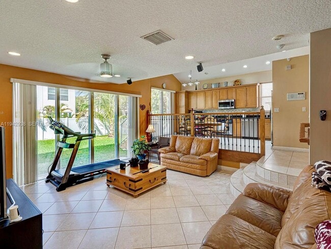 Building Photo - 4910 SW 163rd Ave