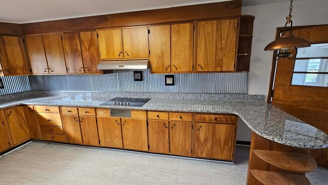 Building Photo - Large 3 Bedroom on Two Acres!