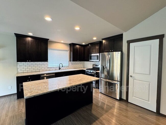 Building Photo - 3530 Springbrook Ln