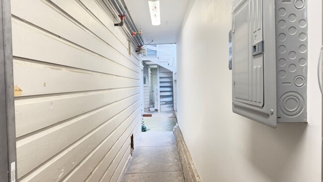 Building Photo - 1BR/1BA Renovated In-Law Unit in NOPA