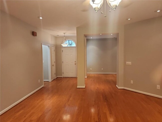 Building Photo - 304 Laurel Glen Crossing