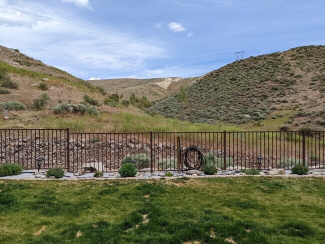 Building Photo - 237 Willows Quest Dr