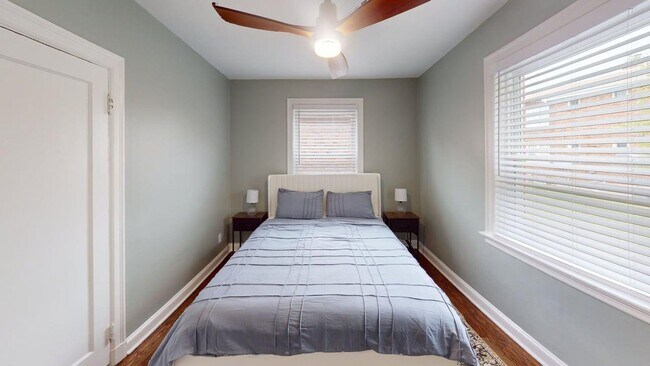 Building Photo - Charming Furnished 3 Bed 1 Bath with Fenced Backyard