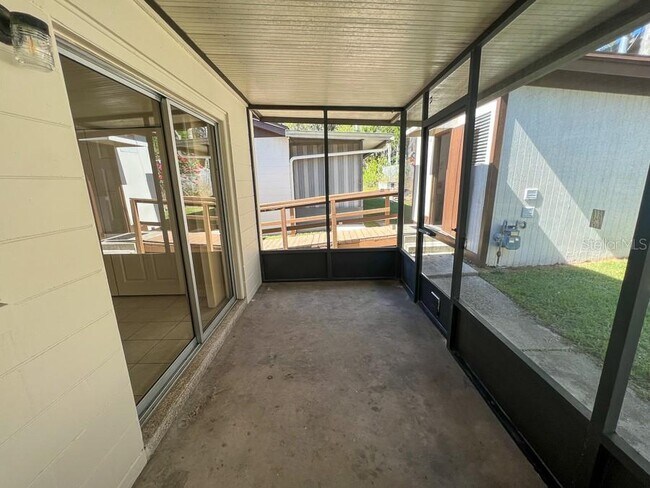 Building Photo - 1406 SW 18th Pl