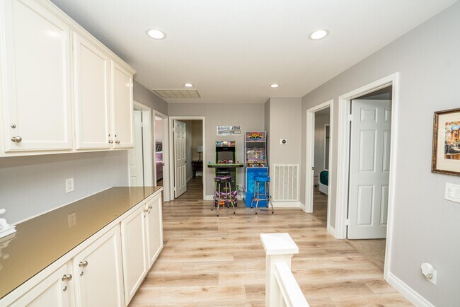 Building Photo - 43247 Fiore St