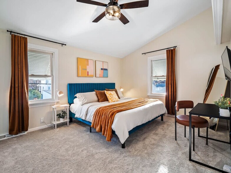 Building Photo - 2001 Tampa Ave