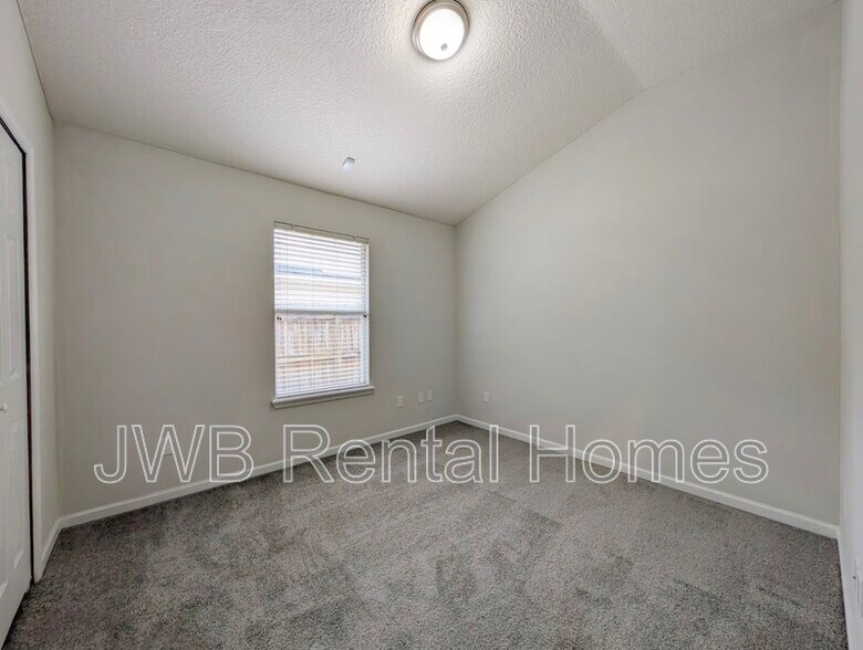 Building Photo - 3060 Havengate Dr