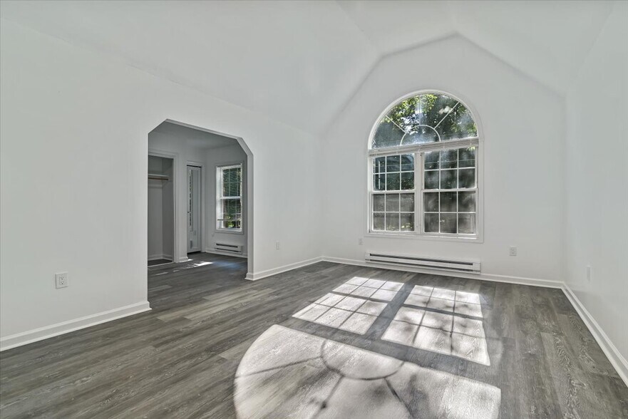 Building Photo - 198 White Pine Trl