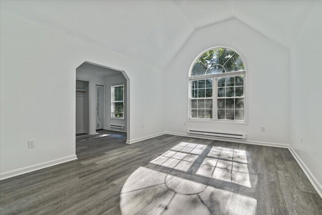 Building Photo - 198 White Pine Trl