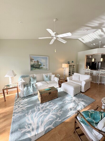 Building Photo - 9855 Costa Mesa Ln