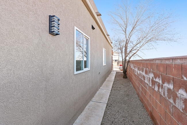 Building Photo - 25 Lemin Ave