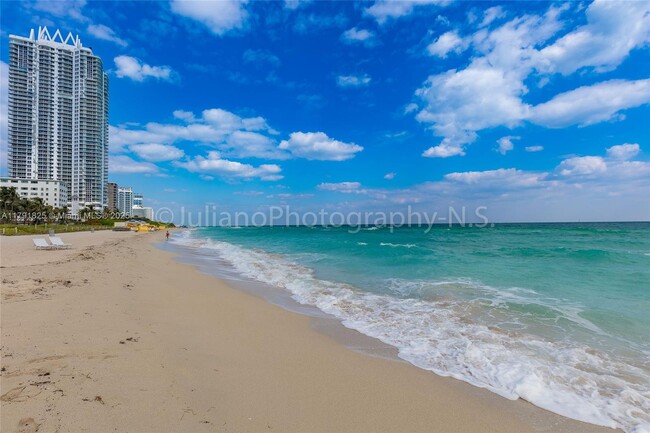 Building Photo - 6039 Collins Ave