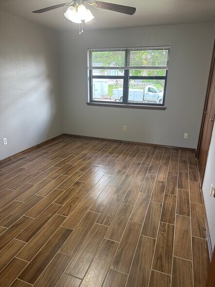 Building Photo - 108 S English Dr