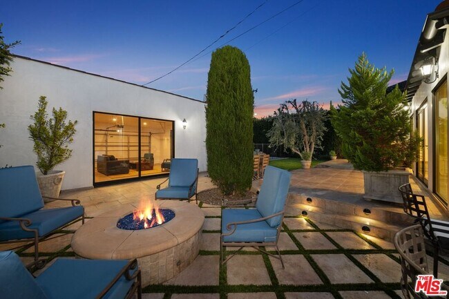 Building Photo - 514 Walden Dr