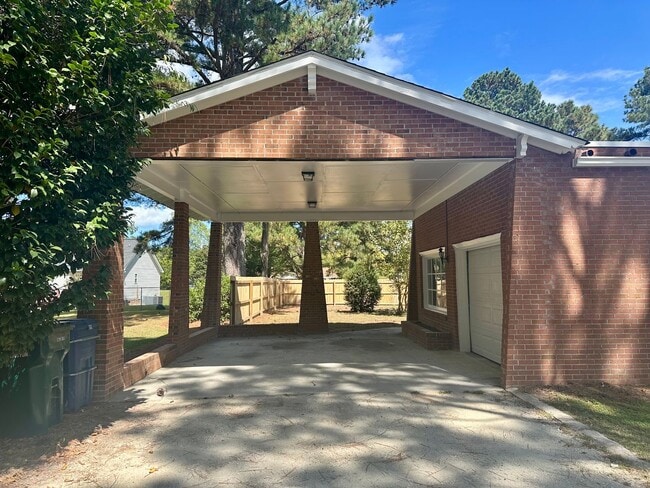 Building Photo - Fully Renovated Home with Unmatched Character