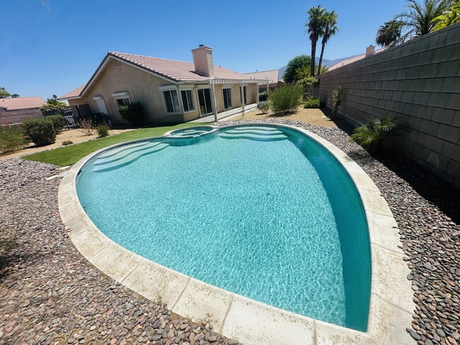 Building Photo - 78780 Birchcrest Cir
