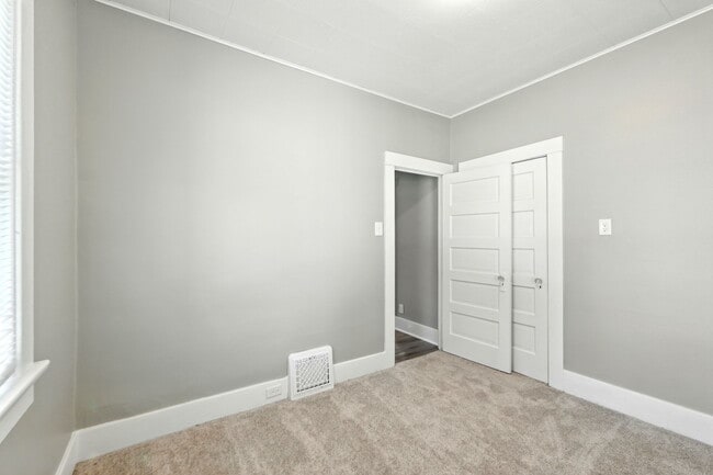 Building Photo - 3706 Oliver St