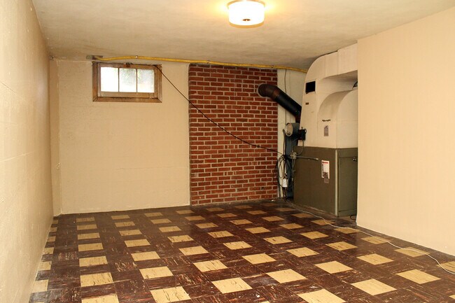 Building Photo - 5112-5116 NE 32nd Ave