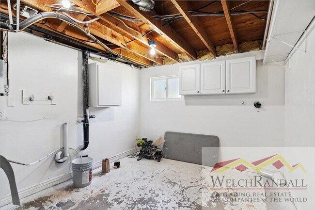 Building Photo - Charming Single Family Home in Hooper