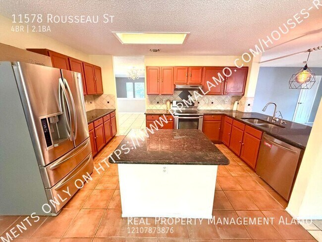 Building Photo - 11578 Rousseau St