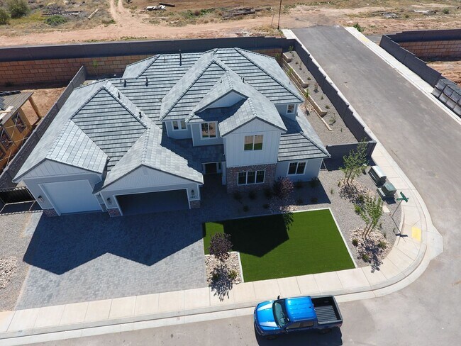 Building Photo - Stunning 5 Bedroom Home with Premium Upgrades Throughout