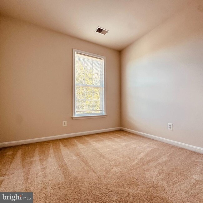Building Photo - 8936 Singleleaf Cir