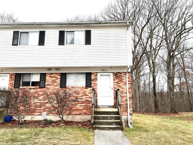 Building Photo - 131 Woodland Dr