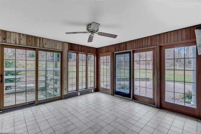 Building Photo - 42 Blydenburgh Ln