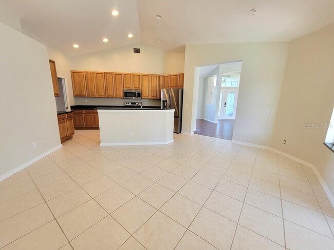 Building Photo - 7916 Roundelay Dr