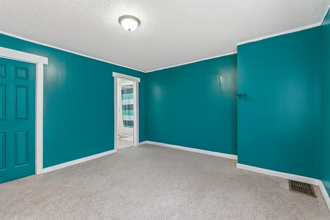 Building Photo - Turnkey Northside Duplex – Fully Renovated...