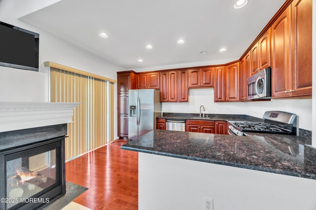 Building Photo - 82 Demarest Dr