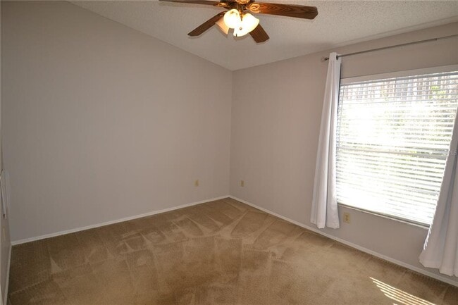 Building Photo - 3379 Fox Hunt Dr