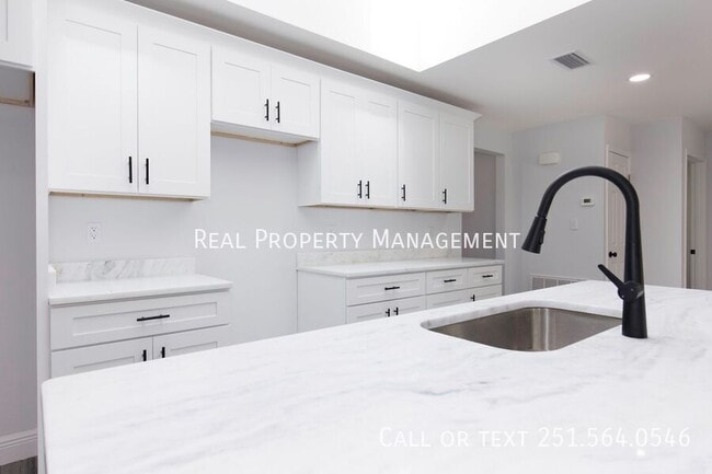 Building Photo - 5023 Santos Dr W