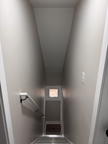 Building Photo - 220 W Brown Ave