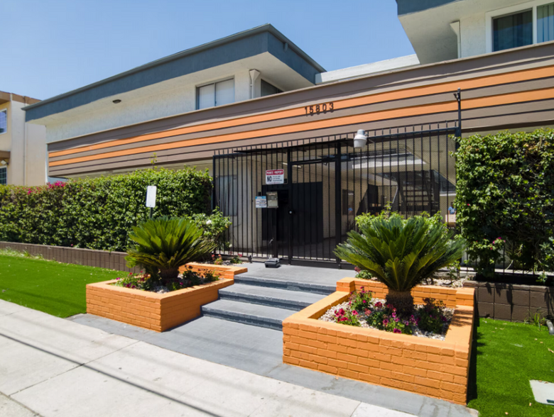 Interior Photo - Saticoy Street