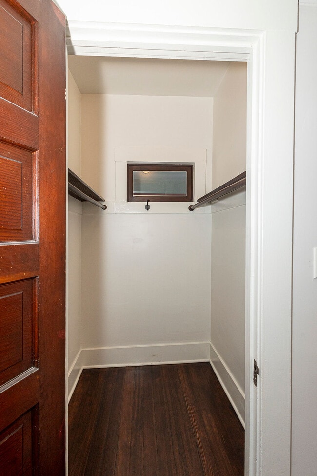 Building Photo - 1616 Bridge St