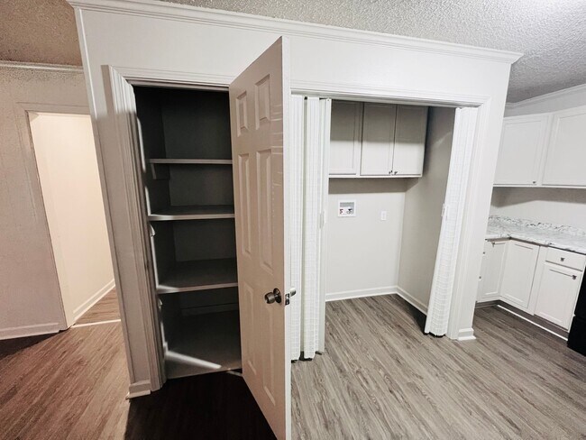 Building Photo - 3993 Lynn St