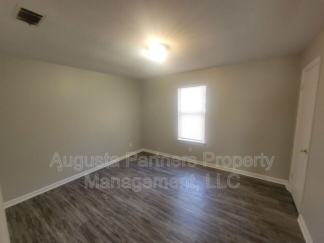 Building Photo - 119 Chalet North CT