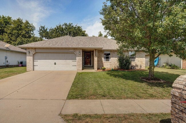 Building Photo - Orchard Crest Home with Willard Schools