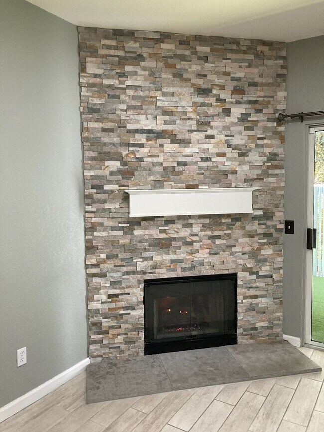 Building Photo - **Centrally Located in Santa Rosa!!**