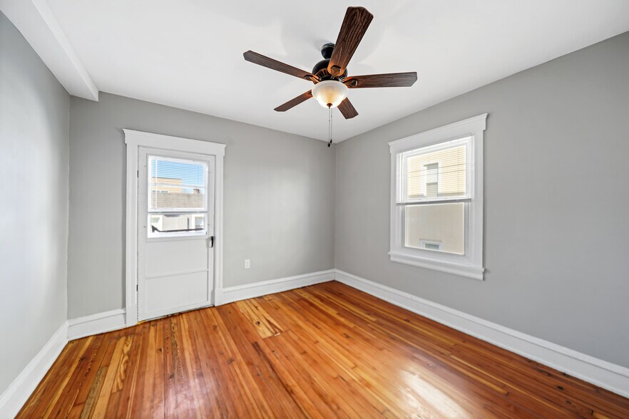 Building Photo - 104 Forrest Ave