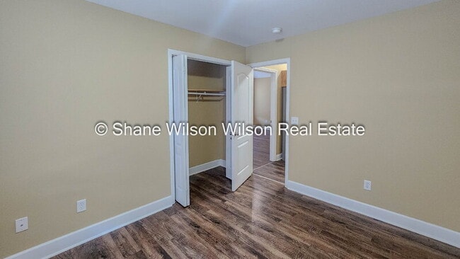 Building Photo - 110 2nd St